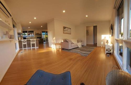 Doveton House | Meadow View Cottage