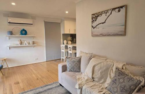 Doveton House | Meadow View Cottage