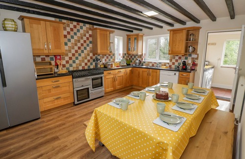 Clows Top Cottage | MEADOWFIELDS, pet friendly, with hot tub in Cleobury Mortimer