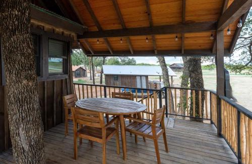 Elm Mott Other | Meadowlark Treehouse 15 MIN to MagnoliaBaylor