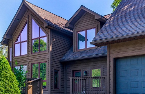 Snowshoe House | Meadows 126 by Casago