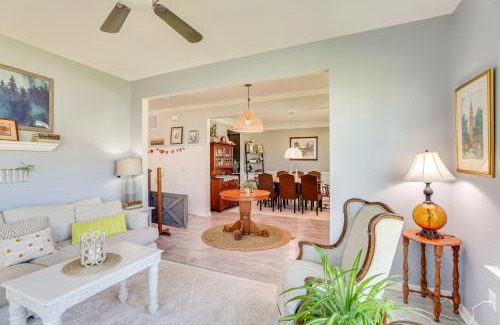 Moncks Corner House | Media Room and Yard Modern Moncks Corner Home