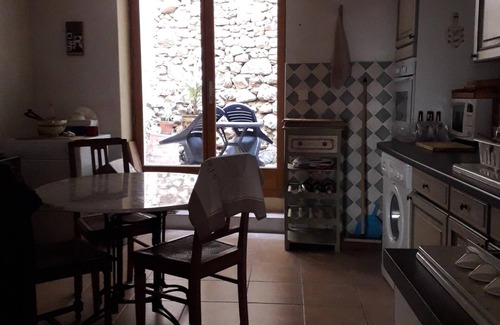 Saint-Genies-de-Fontedit House | Medieval stone village house in historic circulade