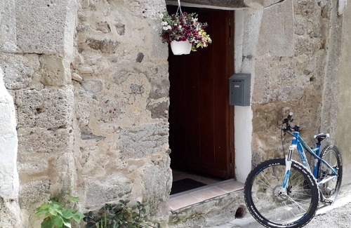 Saint-Genies-de-Fontedit House | Medieval stone village house in historic circulade