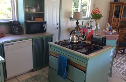 Kapoho Apartment | Mediteranean style SUITE/LOFT big private Sundeck nice Ocean View (Cliff)