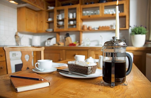 Sibford Gower Cottage | Mediterranean inspired luxury in the Oxfordshire Cotswolds, near Great Tew