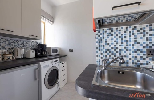 Għadira Apartment | Mediterranean Living Right by the Beach