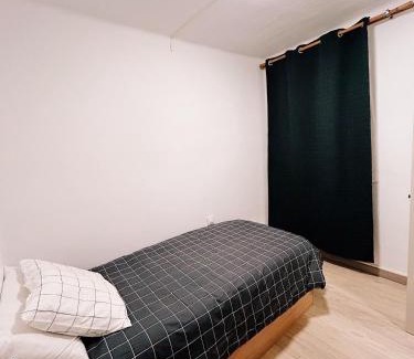 Pineda de Mar Apartment | Mediterraneo Euroviajeros Room