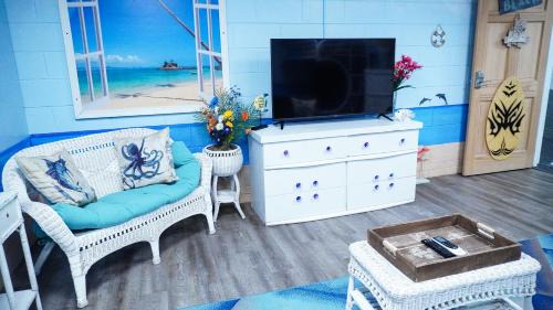 Groveland House | Medley Manor