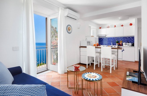 Liparlati Apartment | Medusa suite with balcony