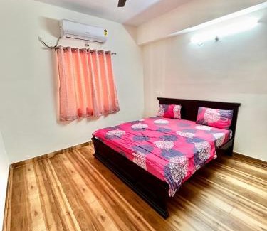 Madhapur Apartment | Mee Homes Madhapur Family Stay Fully Furnished 2 BHK Premium Flats 302