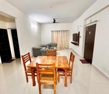 Madhapur Apartment | Mee Homes Madhapur Family Stay Fully Furnished 2 BHK Premium Flats 302