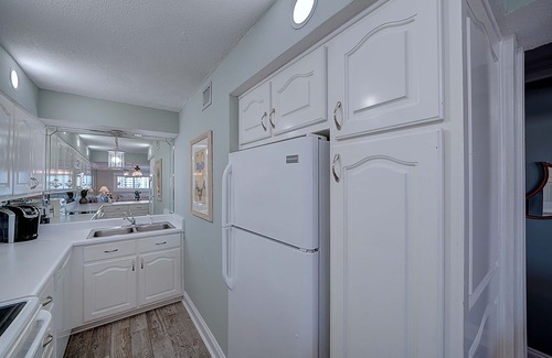 Biltmore Beach Condo | Meet us in paradise! Beachfront Condo, FREE Beach Service, Pool, 3BD/2BA