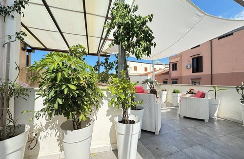 Monte di Pieta Apartment | Meetup on The Terrace View with Private Parking
