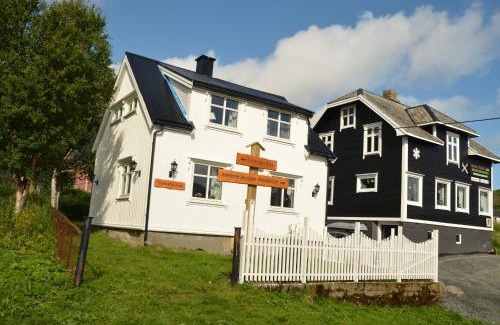 Mefjordvær Resort | Mefjord Brygge