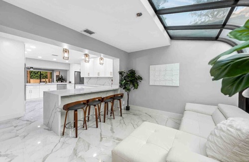 Lauderdale Isles House | Mega-Yacht Showcase Villa with Pool Table/Marble