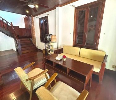 Luang Prabang Hotel | Mekong Charm Sunset River View