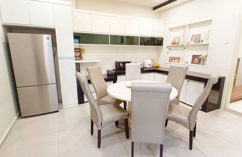 Rembia House | Melaka homestay with pool,ktv, billiard,bbq sleeps 15-18