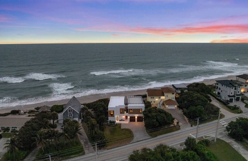 New Melbourne Beach House | Melbourne Beachfront Pool & rooftop deck Sleeps 20