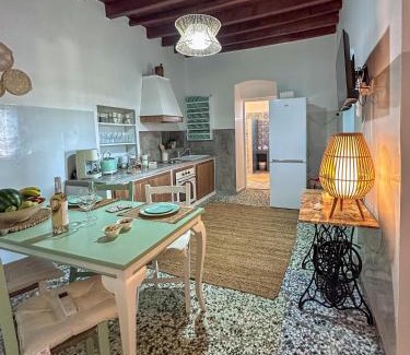 Alinda House | Melitini's House
