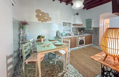 Alinda House | Melitini's House