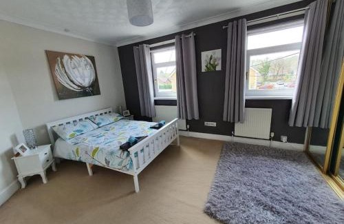 Pontneddfechan House | Mellte Avenue - Waterfalls House