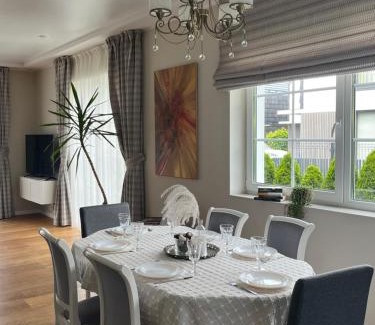 Klaipeda Villa | Melnrage Beach cozy apartments & terrace - pine view sea entry