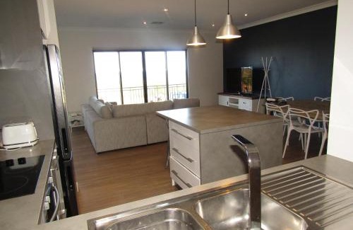 Tiddy Widdy Beach House | Memories by the Sea