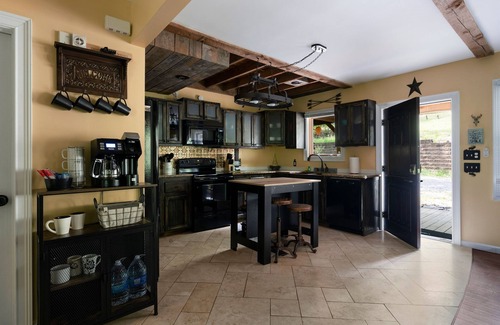 Mount Berry Cabin | Memories in the Woods | Cozy Cabin Retreat on 5 Acres