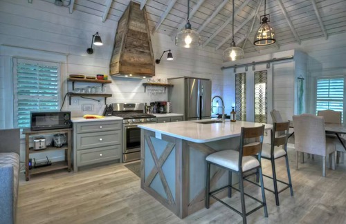 Williamstown Cottage | Memory Maker, Top of GA Cottage in charming Mineral Bluff with AC, WiFi