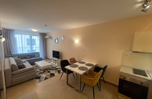 Sunny Beach Apartment | MENADA * ROYAL SUN * Spacious Apartment with Balcony
