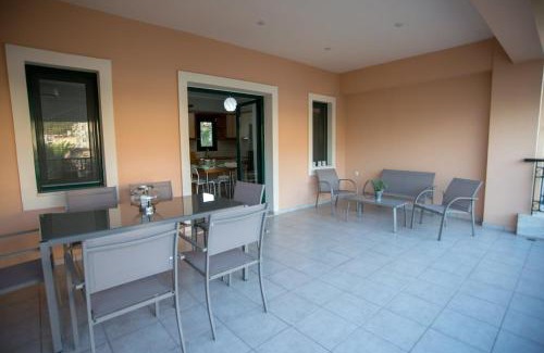 Menidion Apartment | Menidi by the sea
