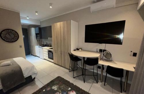 Menlyn Apartment | Menlyn Maine Residences 813