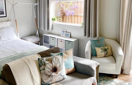 Bell Post Hill Apartment | MEPLE, Tiny Home, Pets, Walk2Food, WiFi, Bfast, Private, Serene