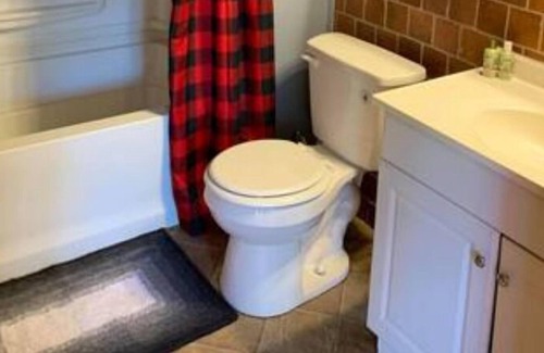 Steelville Cabin | Meramec Suite-Riverside View & Access to the Meramec River. Come swim,float,fish