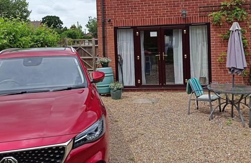 Upton Cottage | Merchant's Nook 1 bedroom property and private garden in Upton, Broadland
