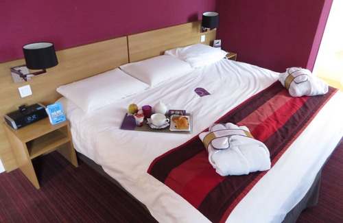 Luxeuil-les-Bains Hotel | Mercure Luxeuil les Bains Hexagone