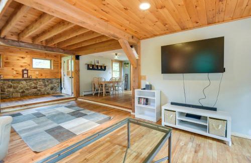 Meredith House | Meredith Home with Deck 6 Mi to Lake Winnipesaukee!