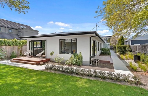 Merivale Apartment | Merivale Village Apartment