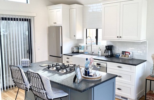 Pacific Grove House | Mermaid Hideaway nOne minute walk to the beach and Lovers Pointn30 Day Rental
