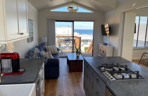 Pacific Grove House | Mermaid Hideaway nOne minute walk to the beach and Lovers Pointn30 Day Rental