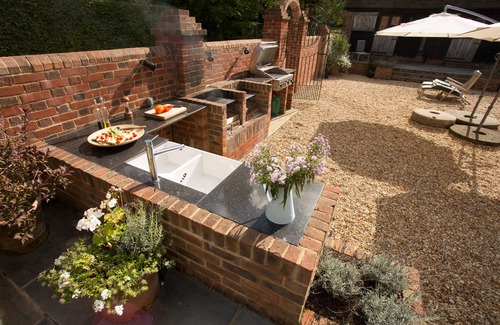Mayfield House | 'Merrieweathers' with private pub, outdoor pool and tennis court