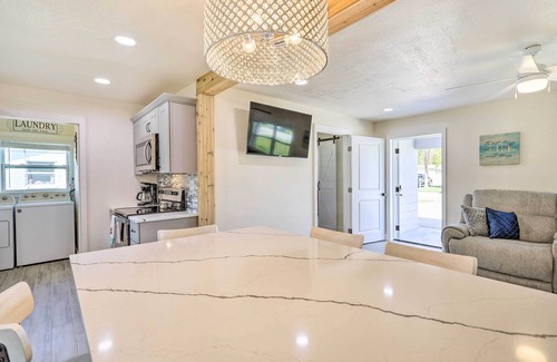 Hampton Homes House | Merritt Island Home w/Spa - 8 Mi to Cocoa Beach!