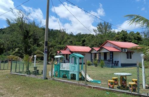 Penyabong House | Mersing Chalet Teluk Sisek
