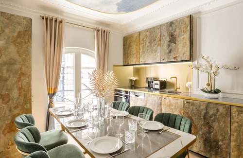 Quartier du Faubourg-Montmartre Apartment | Merveil Luxury Suites - Rougemont I-II-III