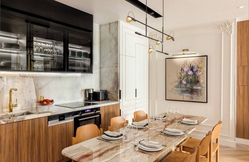 7th Arrondissement Apartment | Merveil - Signature Suite -Tour Eiffel-Grenelle II