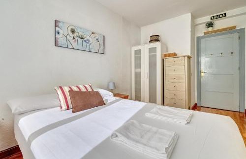 Old Town Apartment | Mesón Pamplona by Clabao