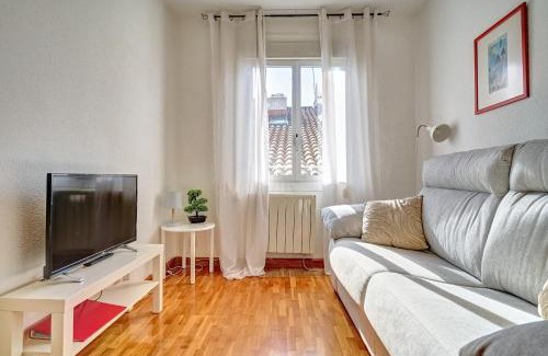 Old Town Apartment | Mesón Pamplona by Clabao