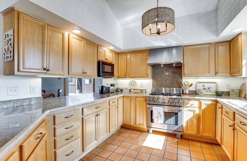 Palisade House | 'Mesa View House' w/Hot Tub: Walk to Winery!