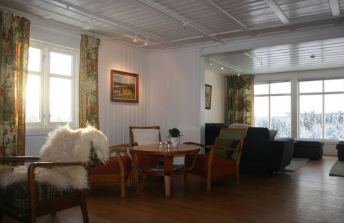 Ringsaker House | Mesnabakken pensjonat